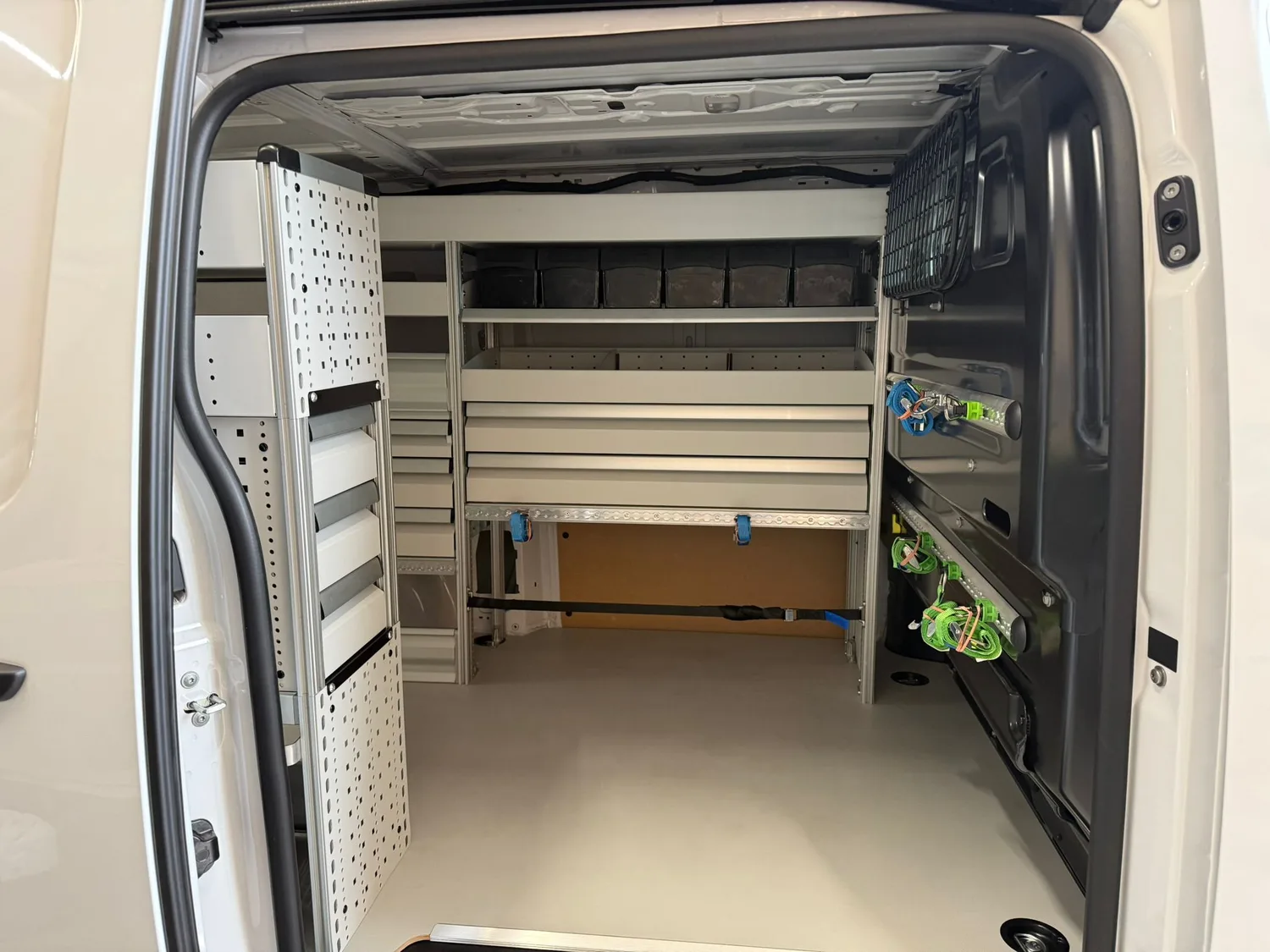 KINTEC Fahrzeugeinrichtung