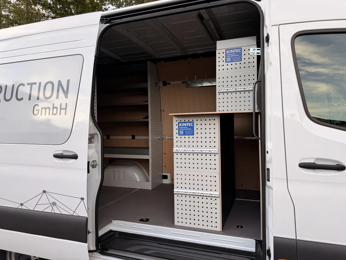 Mercedes Sprinter 4x4 für Netconstruction, KINTEC Fahrzeugeinrichtung