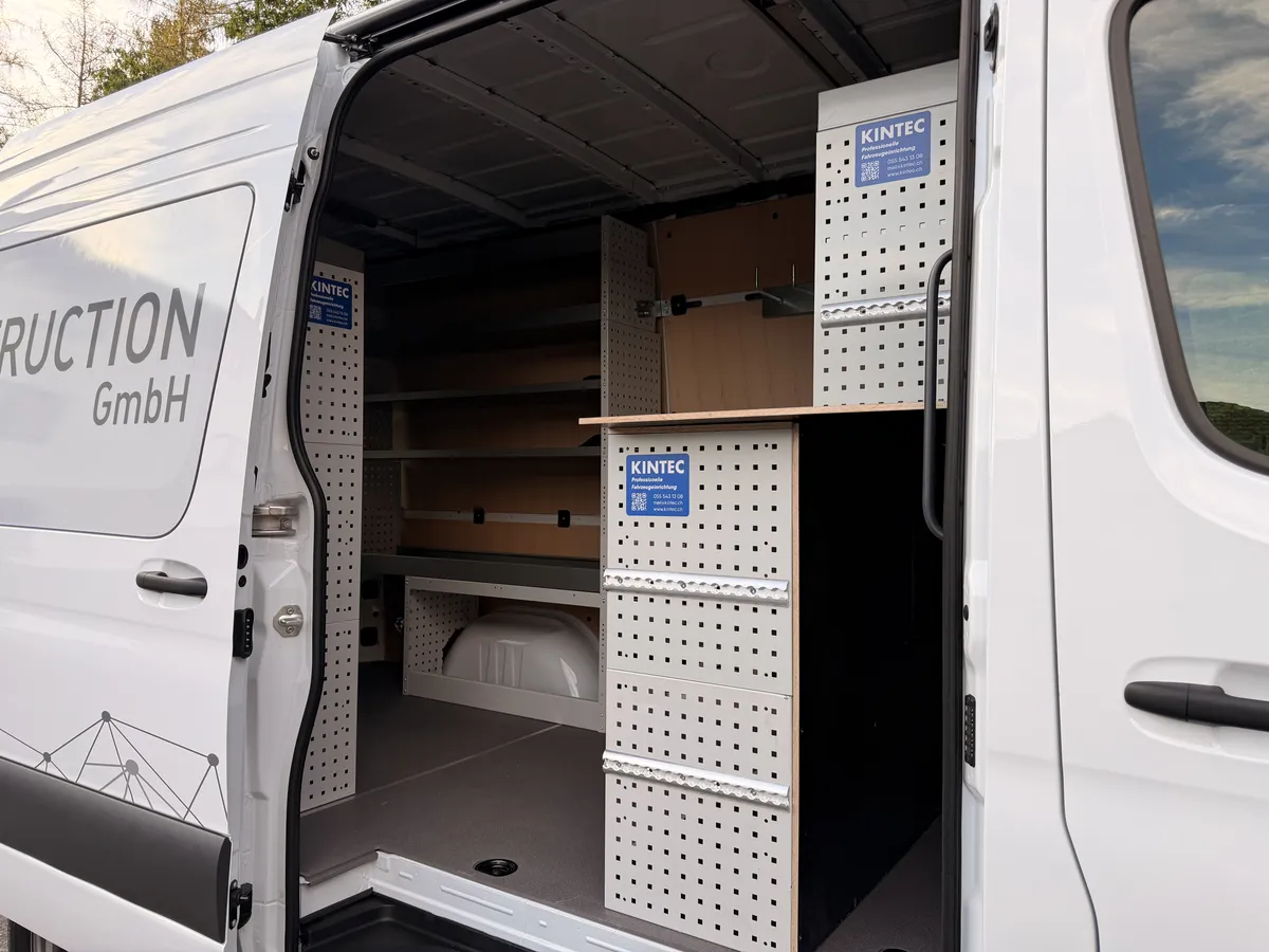 Mercedes Sprinter 4x4 für Netconstruction, KINTEC Fahrzeugeinrichtung
