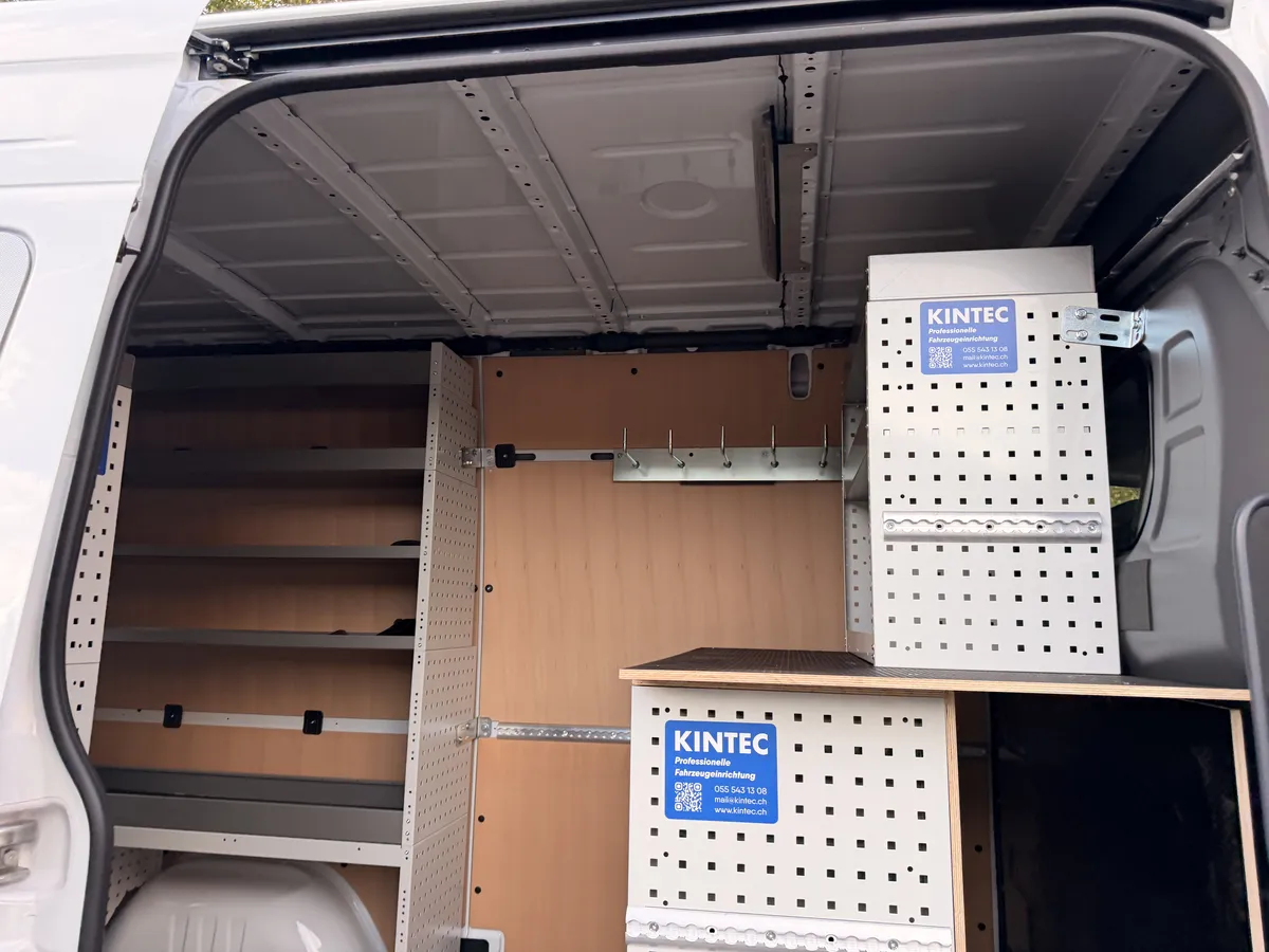 Mercedes Sprinter 4x4 für Netconstruction, KINTEC Fahrzeugeinrichtung