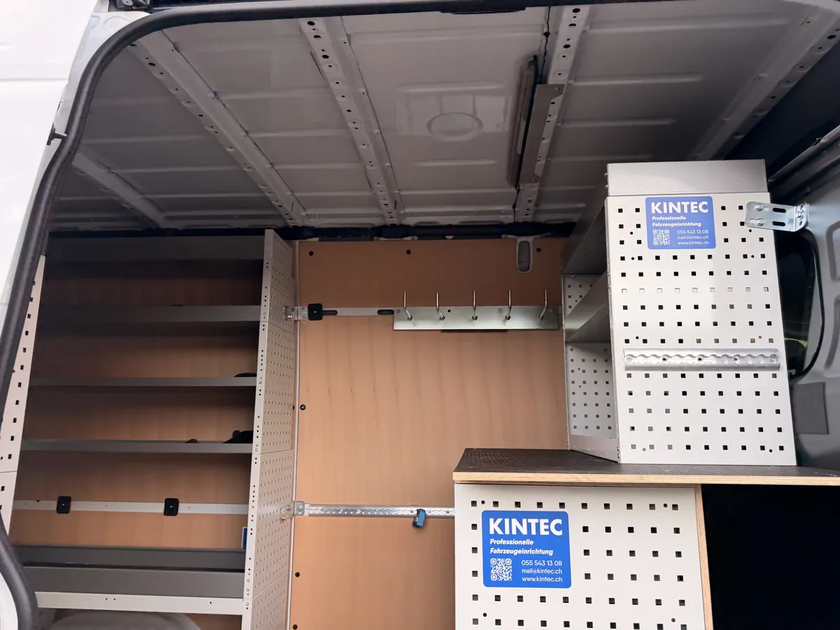 Mercedes Sprinter 4x4 für Netconstruction, KINTEC Fahrzeugeinrichtung