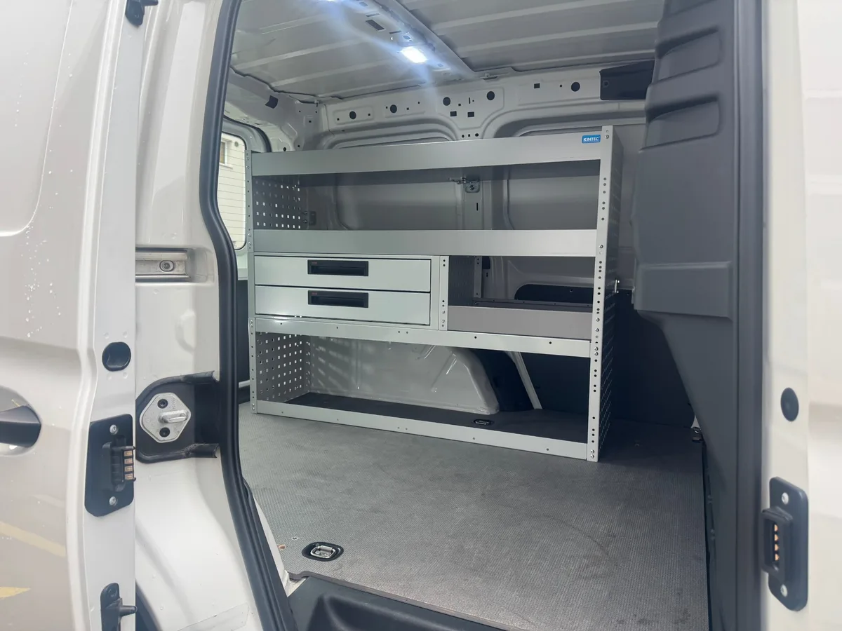 VW Caddy L1 für DM Malergeschäft AG: Fahrzeugeinrichtung und Dachträger, KINTEC Fahrzeugeinrichtung