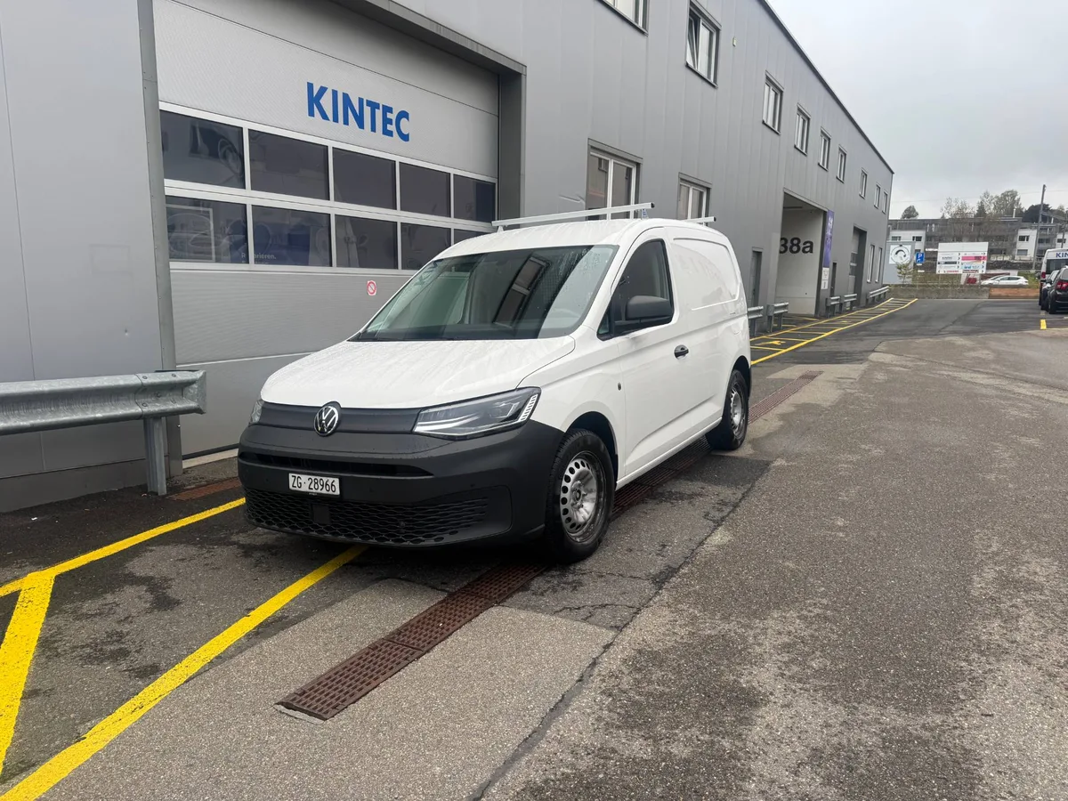 VW Caddy L1 für DM Malergeschäft AG: Fahrzeugeinrichtung und Dachträger, KINTEC Fahrzeugeinrichtung