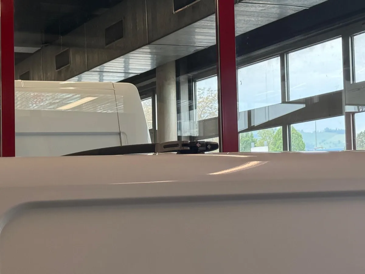 Klappbarer Dachträger Q07 montiert auf einem Renault Trafic, Bild 4