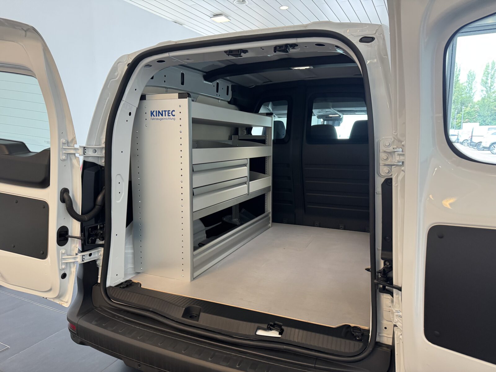 Renault Kangoo mit Aluminium Einrichtung Bild 2