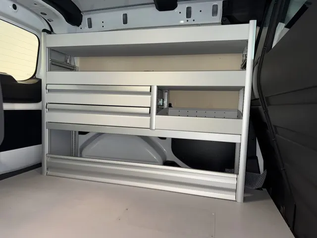 Renault Kangoo mit Aluminium Einrichtung, Ansicht 4