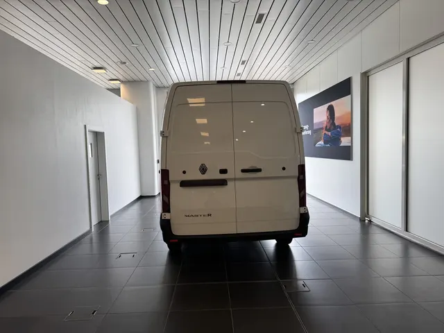 Regalsystem mit Schubladen im Renault Master