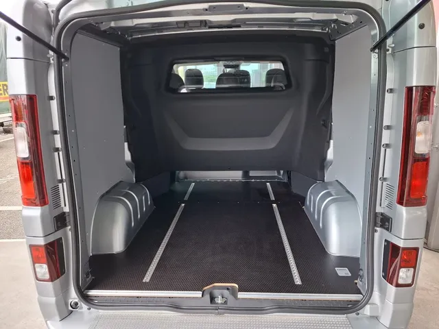 Renault Trafic L2: Bodenplatte, Wandverkleidung und Ladungssicherung Bild 1