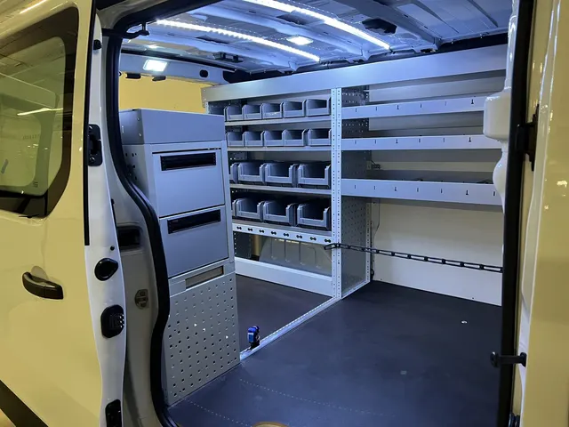 RRG Renault Trafic Bild 5