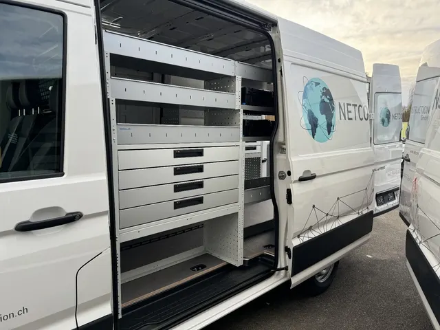 VW Crafter Netzbau, geliefert über AMAG Bild 4