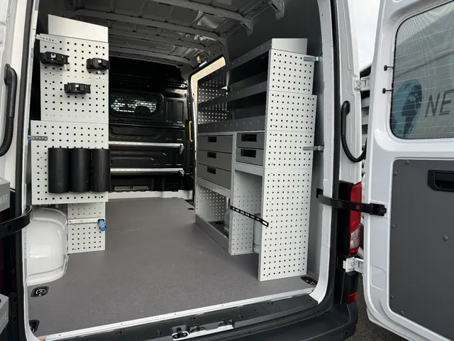 VW Crafter Netzbau, geliefert über AMAG Bild 5