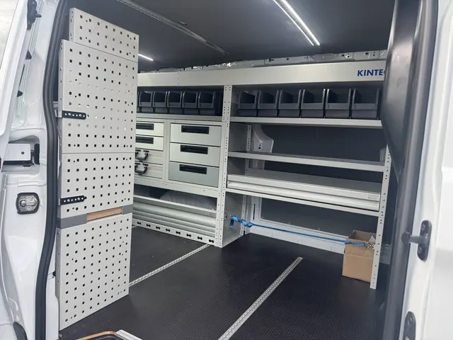 Fahrzeugeinrichtung im VW Transporter