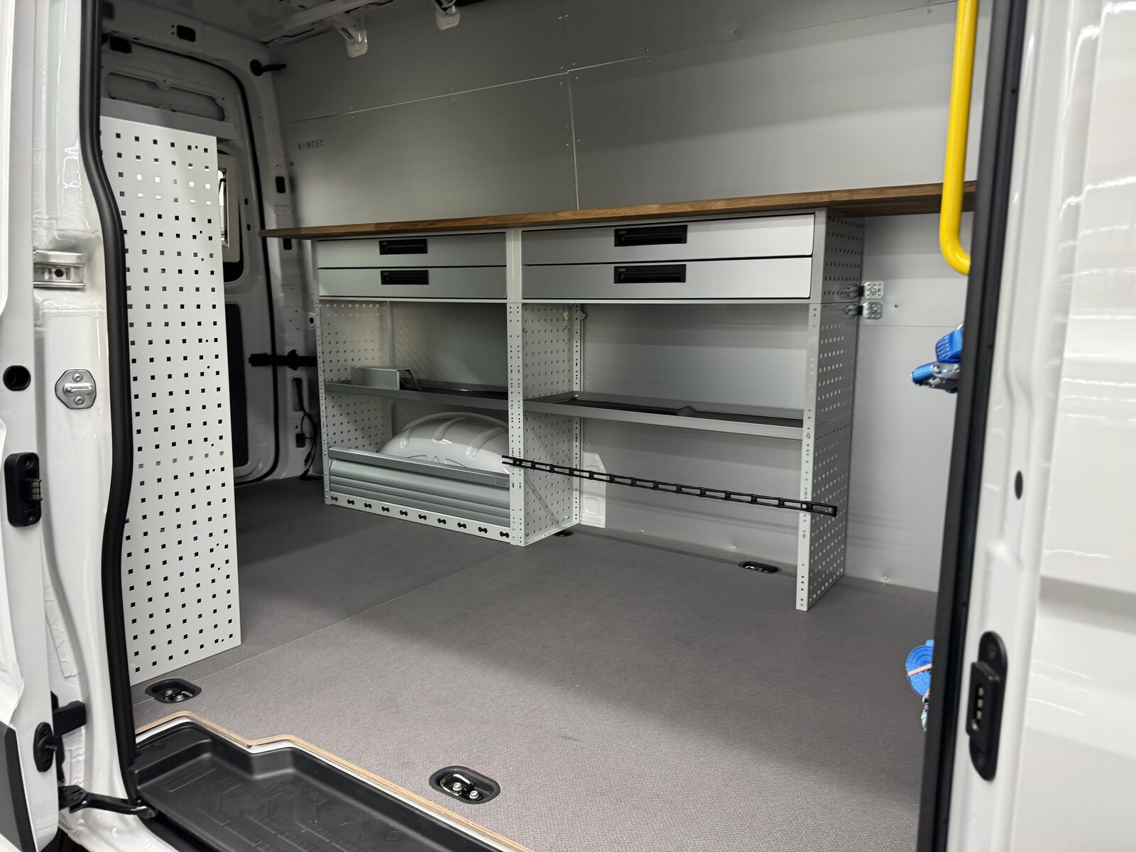 VW Crafter für den Netzbau Bild 1