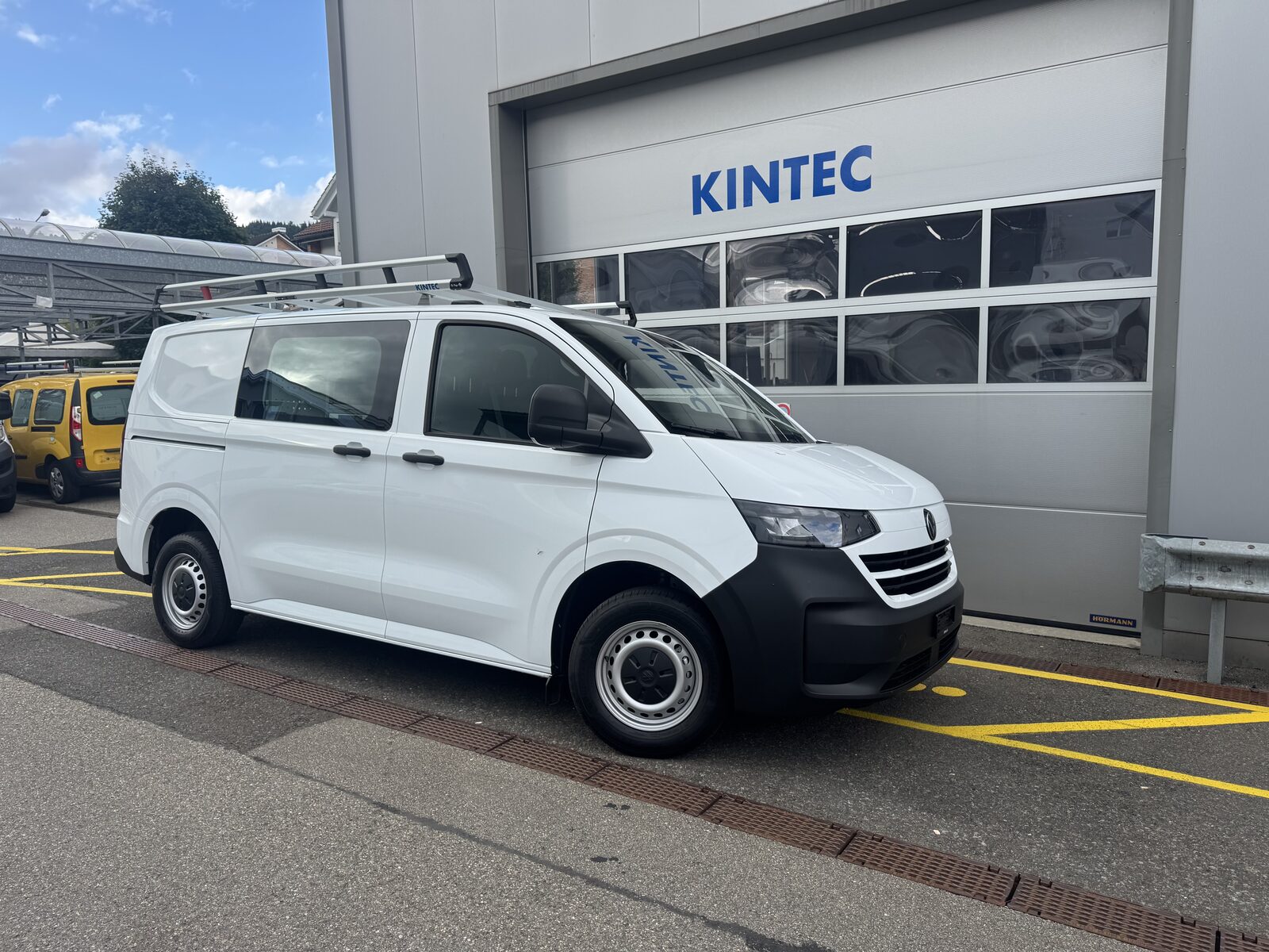 VW Transporter für einen Nutzfahrzeughändler Bild 7